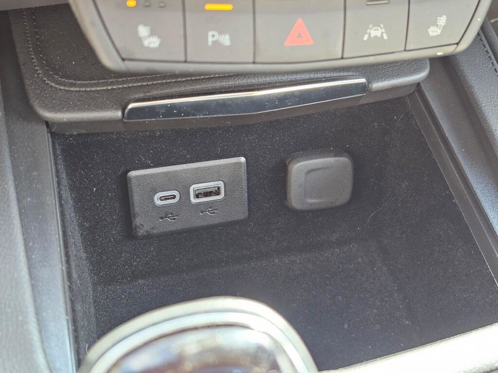 Used 2024 Cadillac XT4 Premium Luxury image 35