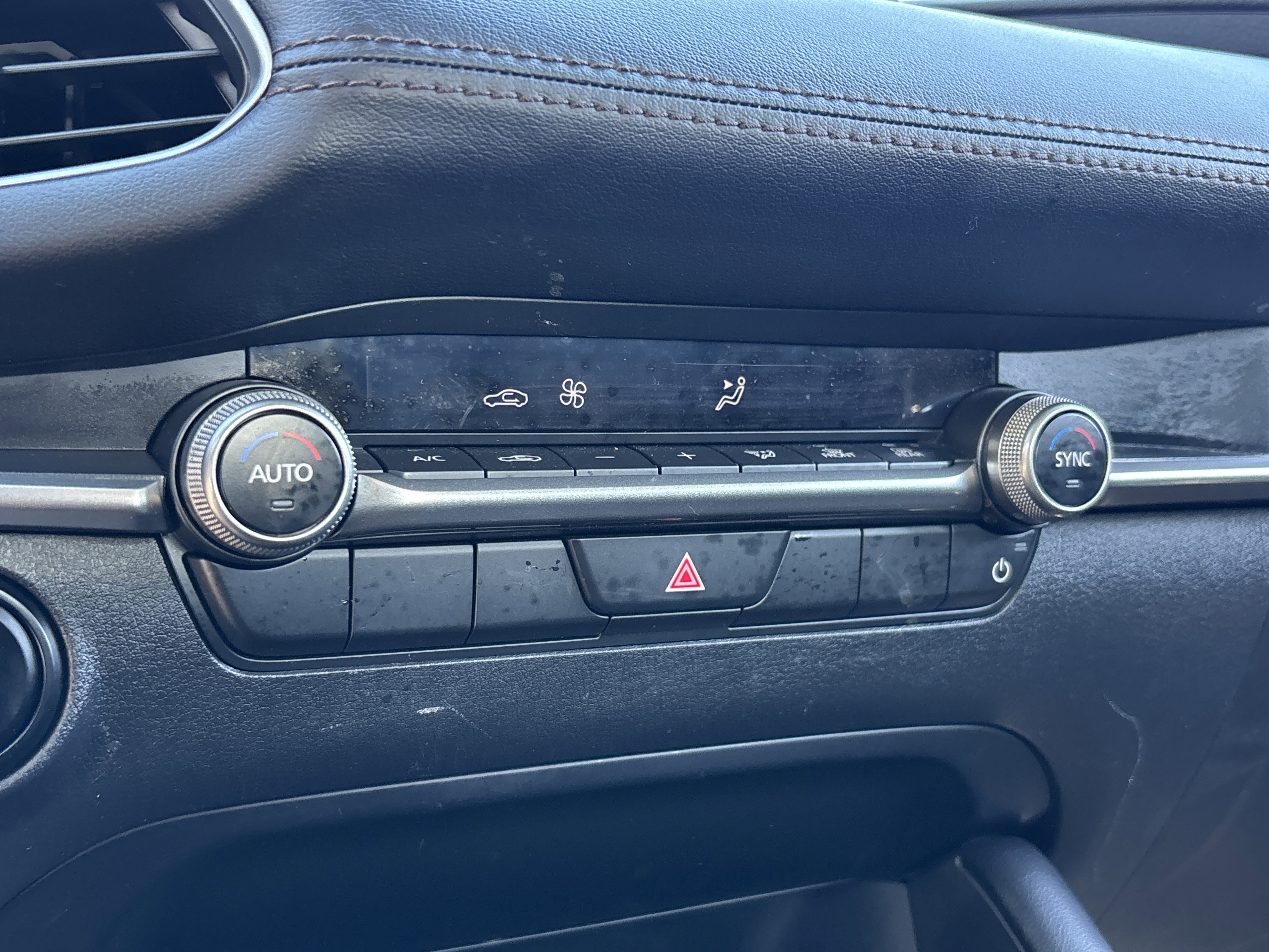 Used 2025 MAZDA MAZDA3 s image 23