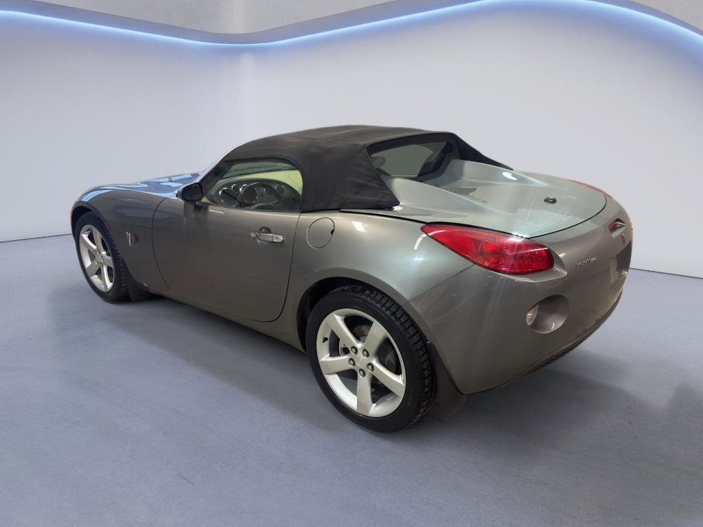 Used 2006 Pontiac Solstice Convertible w/ Premium Package RWD image 5