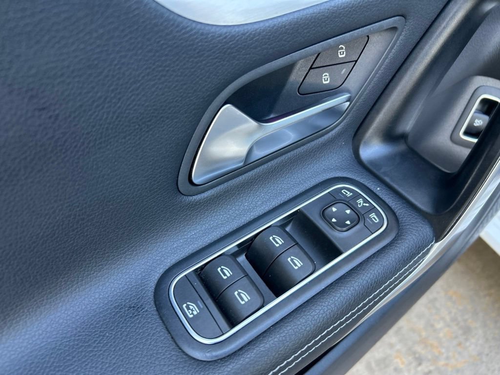 Used 2025 Mercedes-Benz CLA 250 image 43