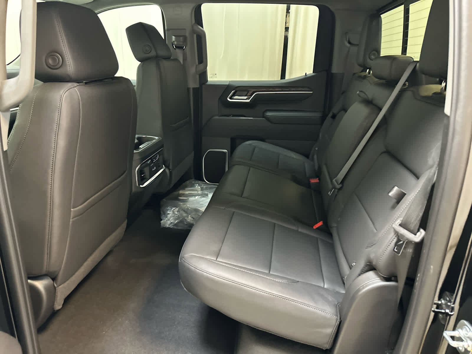New 2026 GMC Sierra 1500 SLT w/ SLT Convenience Package image 12