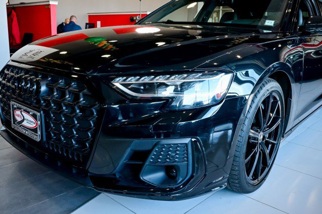 Used 2022 Audi S8 w/ S8 Comfort Plus Package image 9