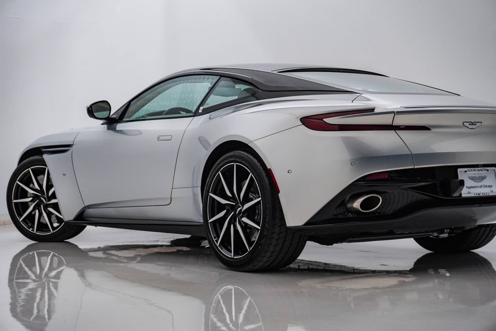 Used 2017 Aston Martin DB11 V12 RWD image 9