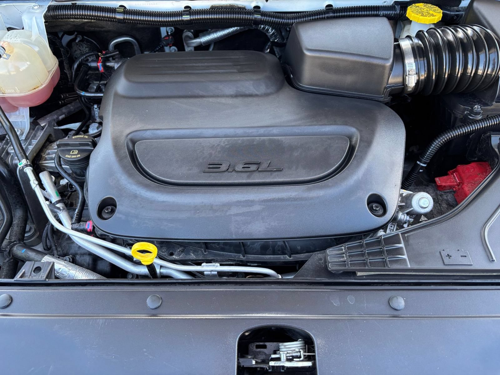 Used 2025 Chrysler Pacifica Limited FWD image 35