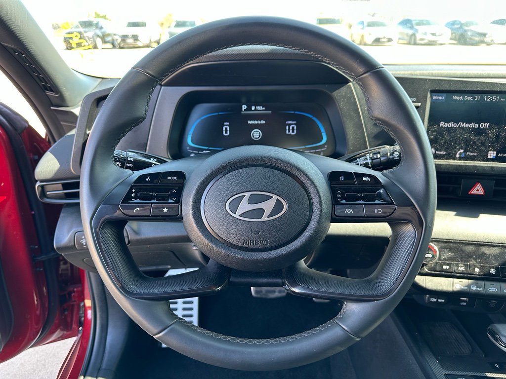 Used 2025 Hyundai Elantra Sport image 14