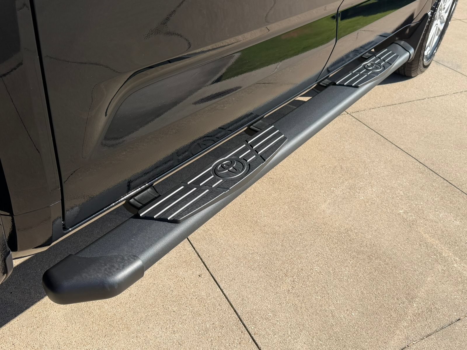 Used 2025 Toyota Tundra SR5 AWD/4WD image 9