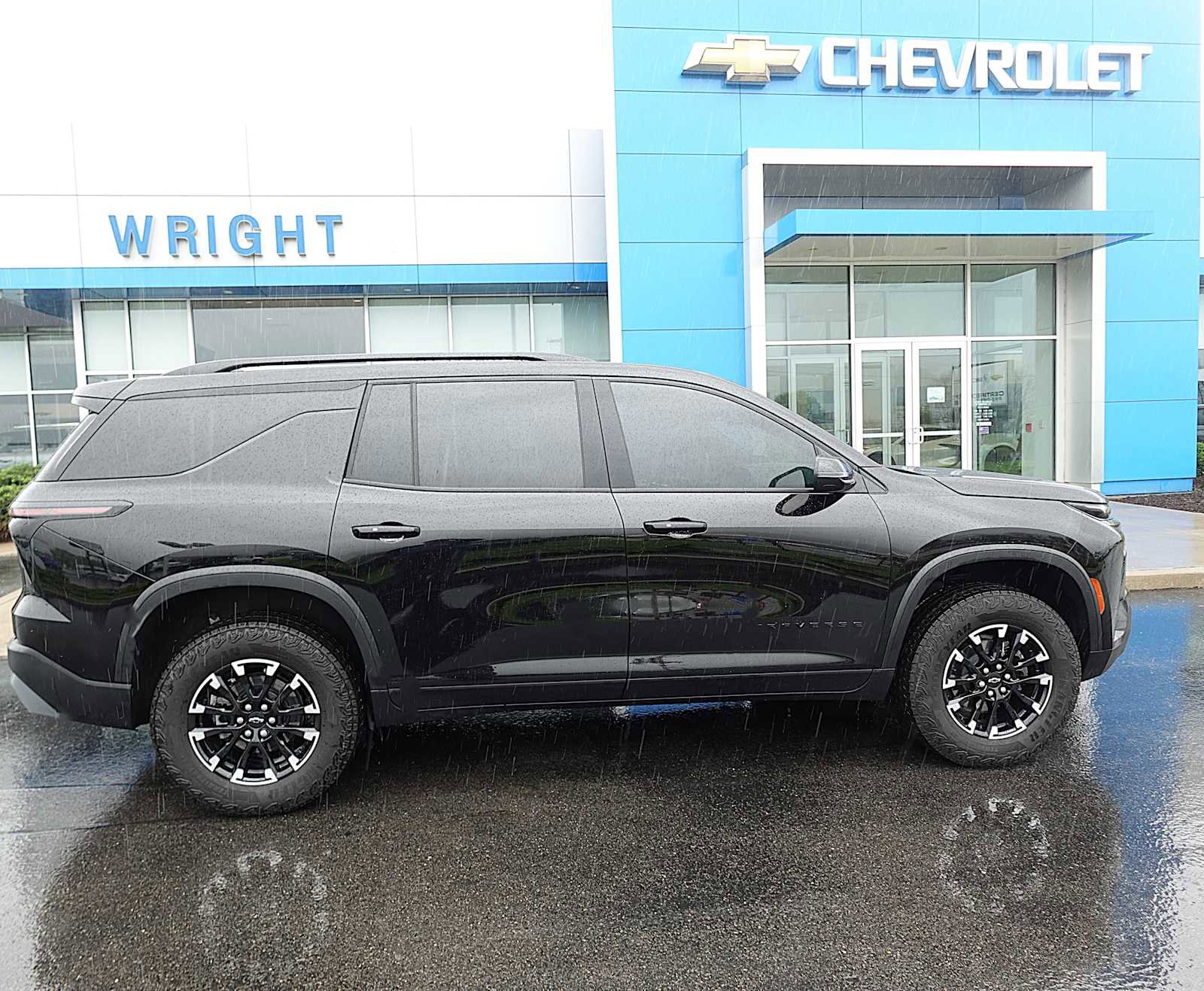Used 2026 Chevrolet Traverse Z71 AWD/4WD image 2