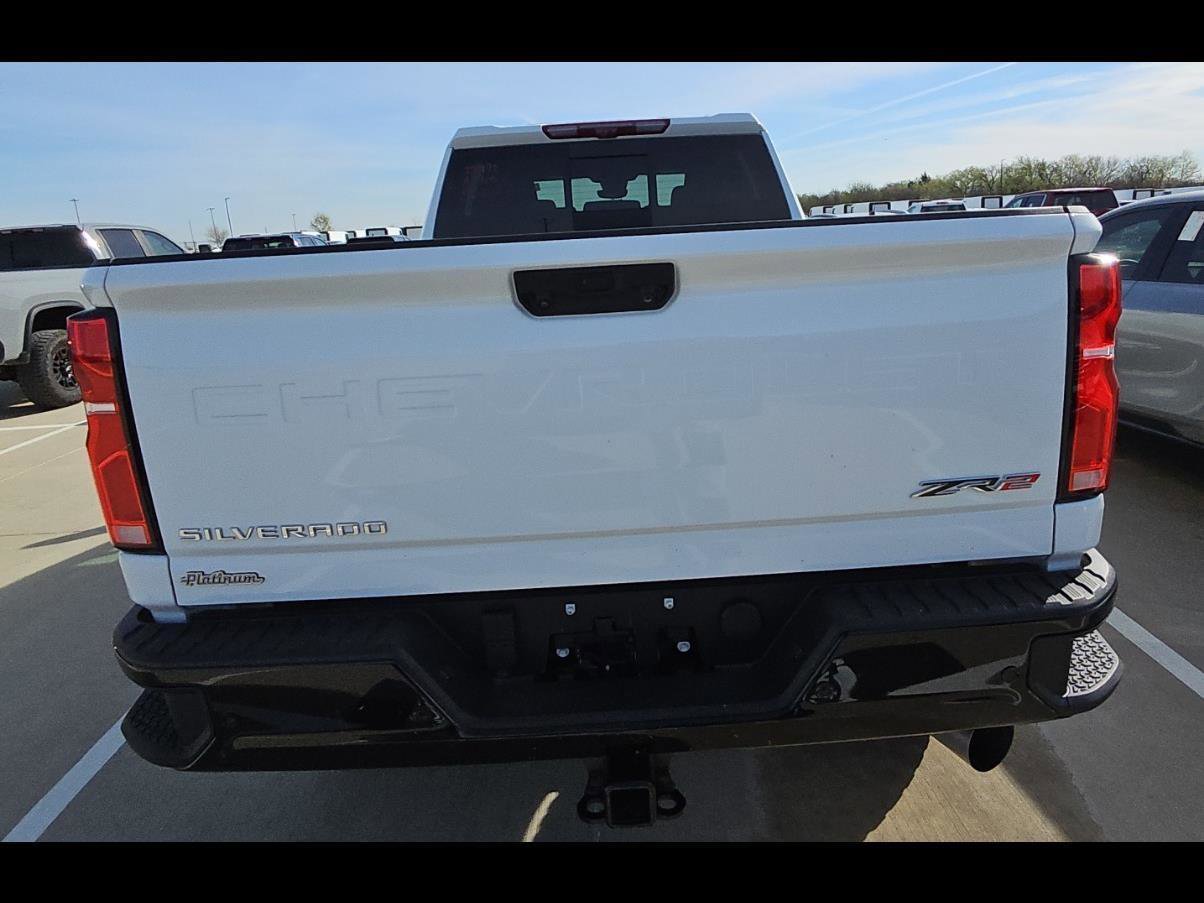 Used 2025 Chevrolet Silverado 2500 ZR2 w/ Technology Package image 5