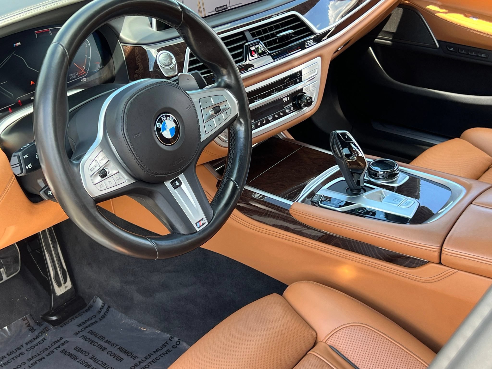 Used 2022 BMW 750i xDrive w/ Executive Package AWD/4WD image 4