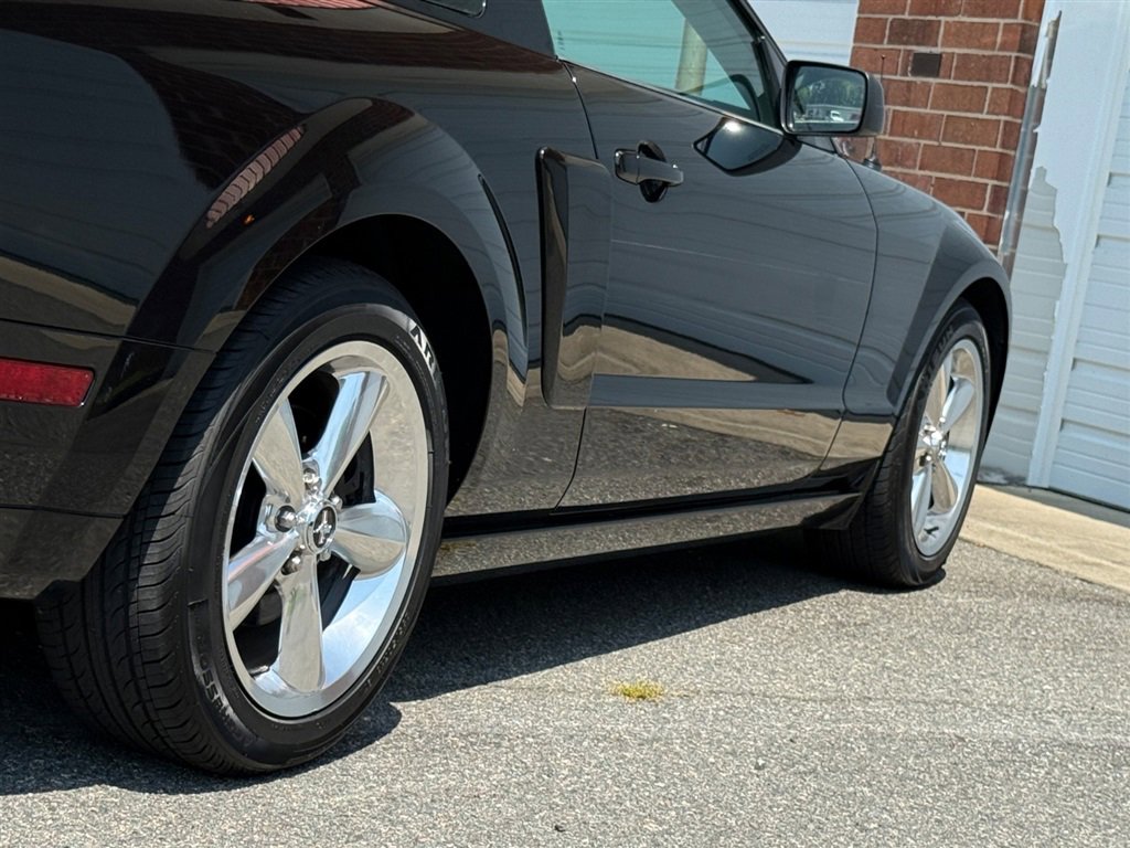 Used 2009 Ford Mustang GT image 36