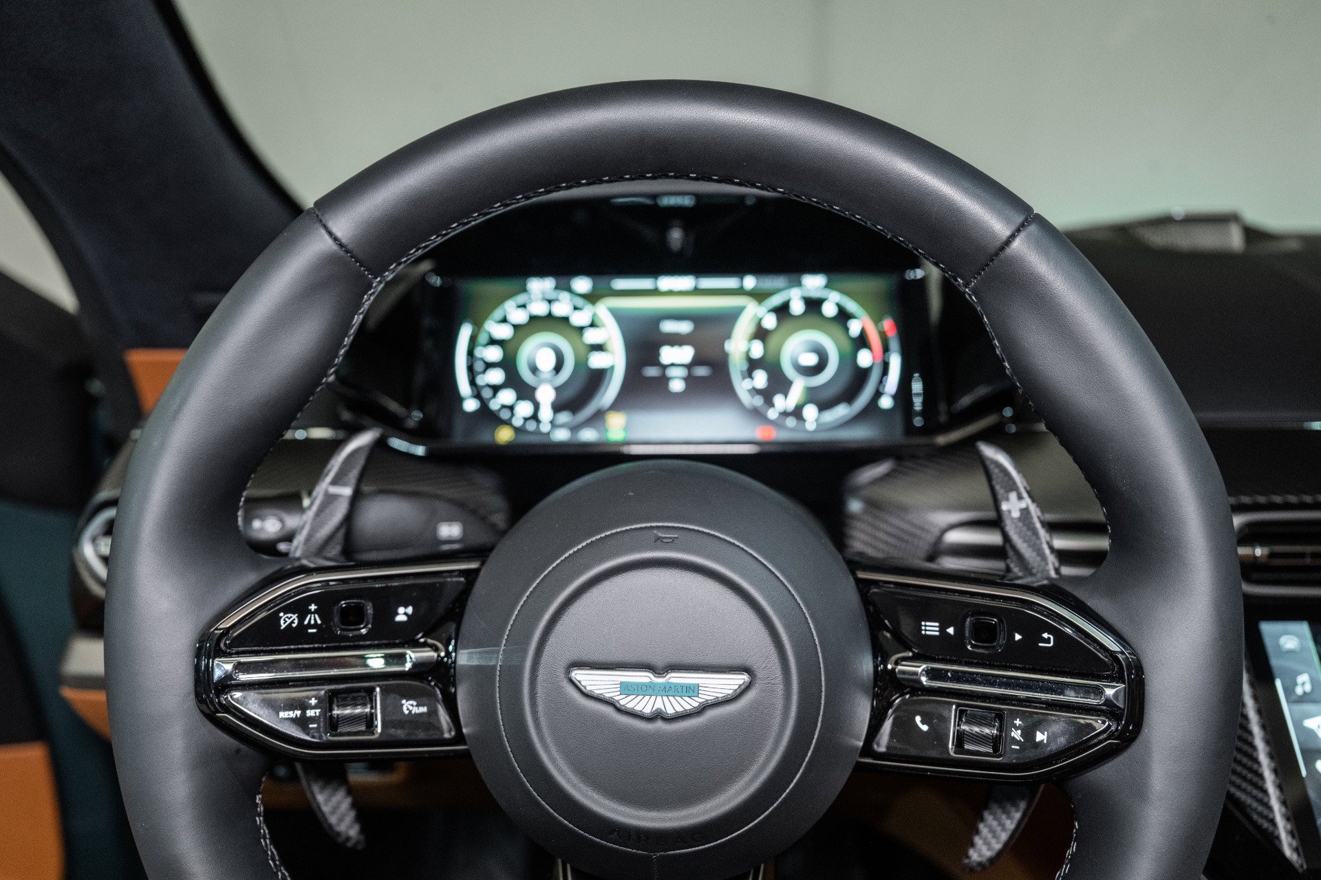 New 2026 Aston Martin V8 Vantage Roadster image 11