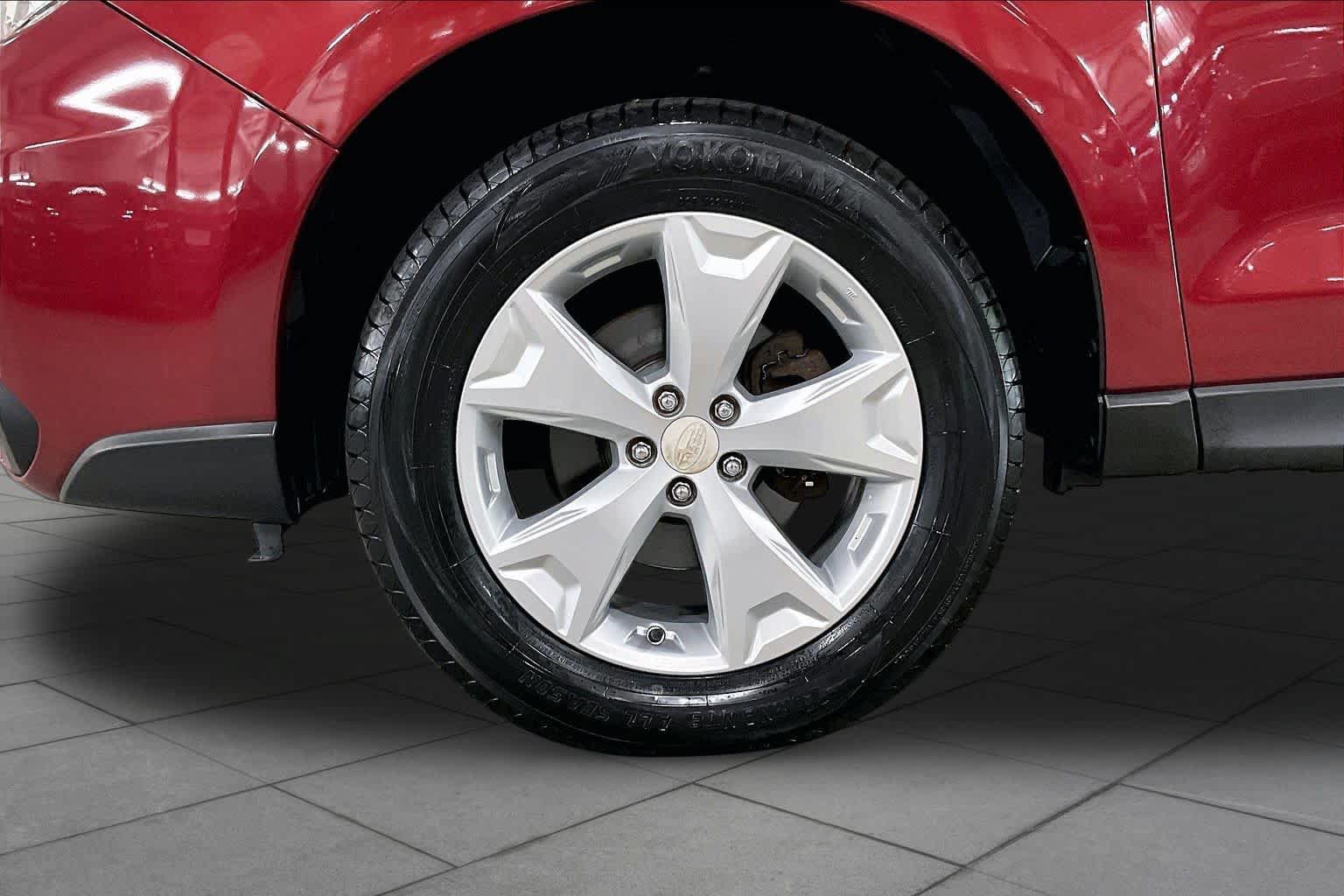 Used 2016 Subaru Forester 2.5i Limited AWD/4WD image 11
