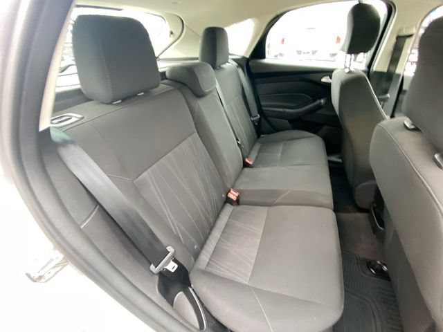 Used 2015 Ford Focus SE w/ SE Sport Package FWD image 12