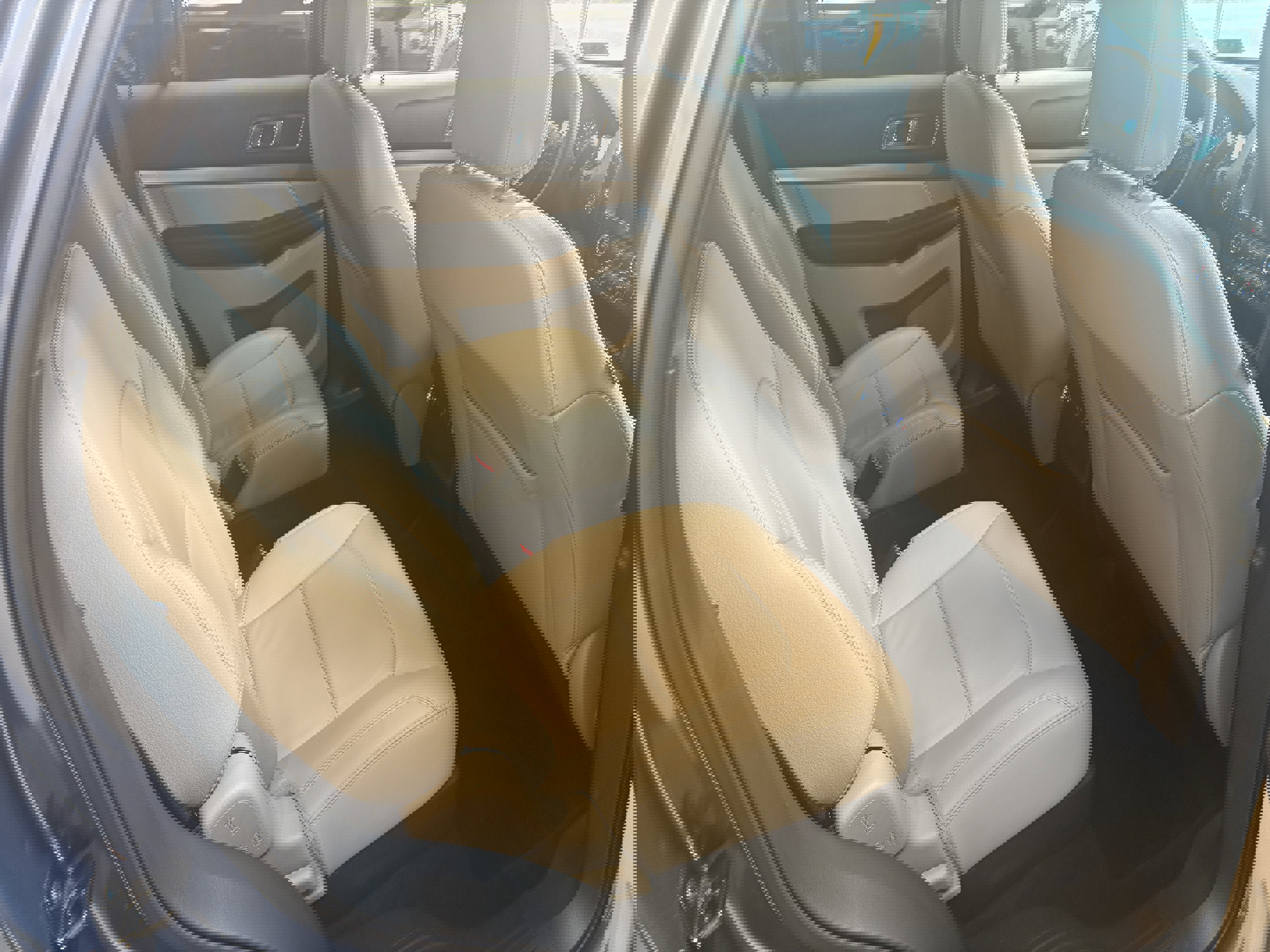 Used 2018 Ford Explorer XLT w/ Equipment Group 202A AWD/4WD image 12