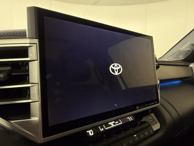 Used 2024 Toyota Sequoia Platinum AWD/4WD image 19