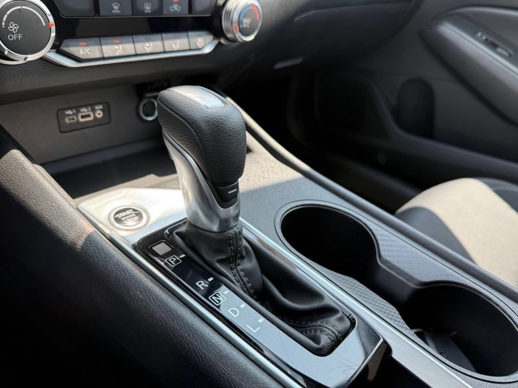Used 2025 Nissan Altima 2.5 SV FWD image 19