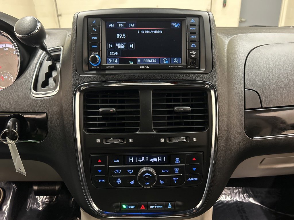 Used 2016 Dodge Grand Caravan SXT image 24
