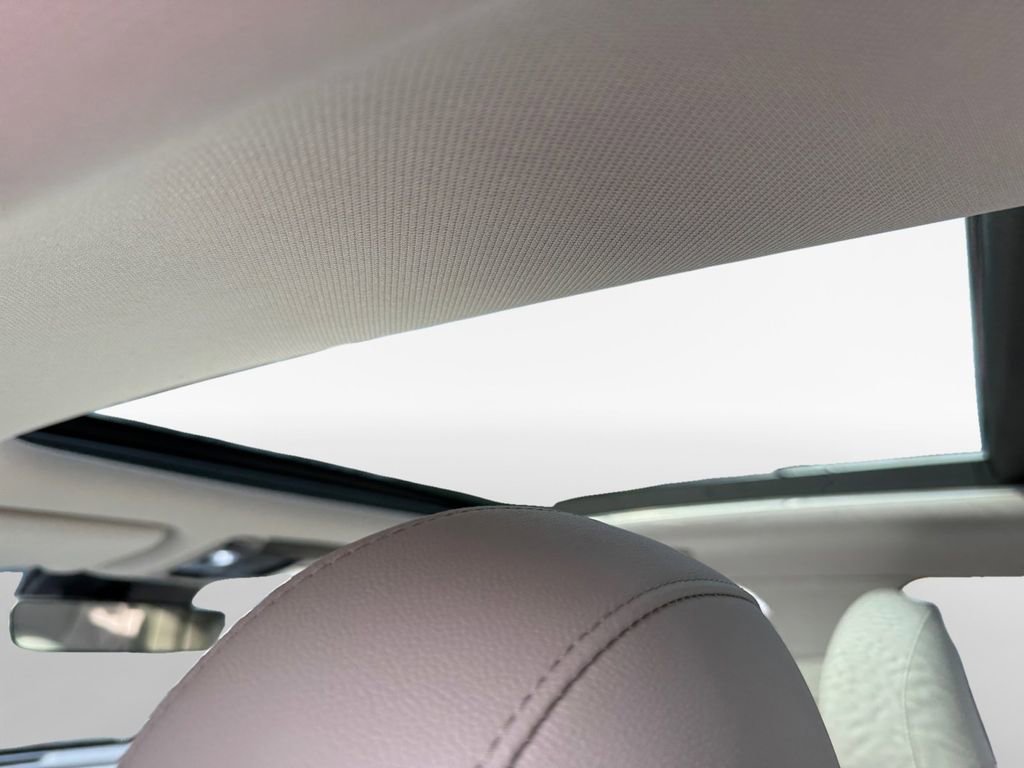 Certified 2022 Kia Sorento SX Prestige w/ Panoramic Sunroof Package image 23