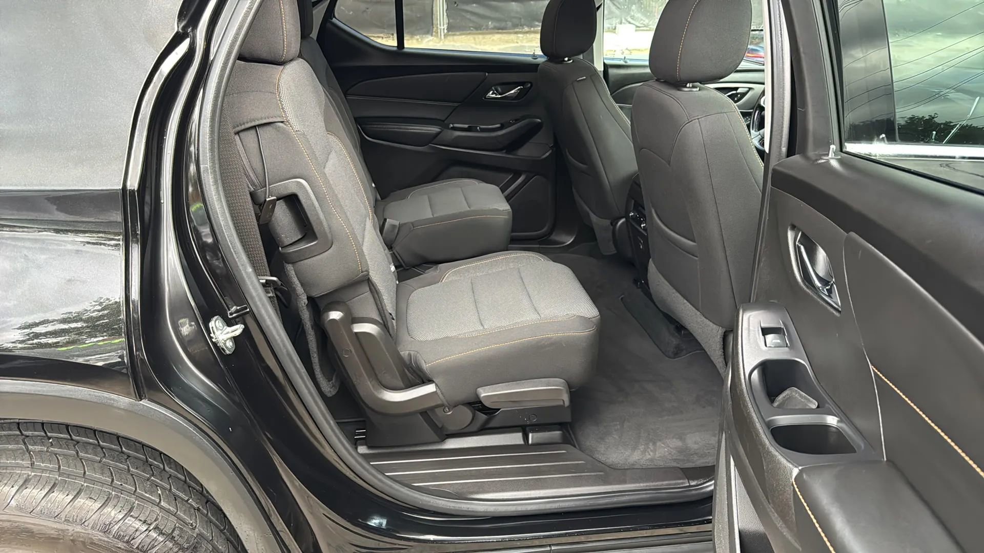 Used 2021 Chevrolet Traverse LT image 10
