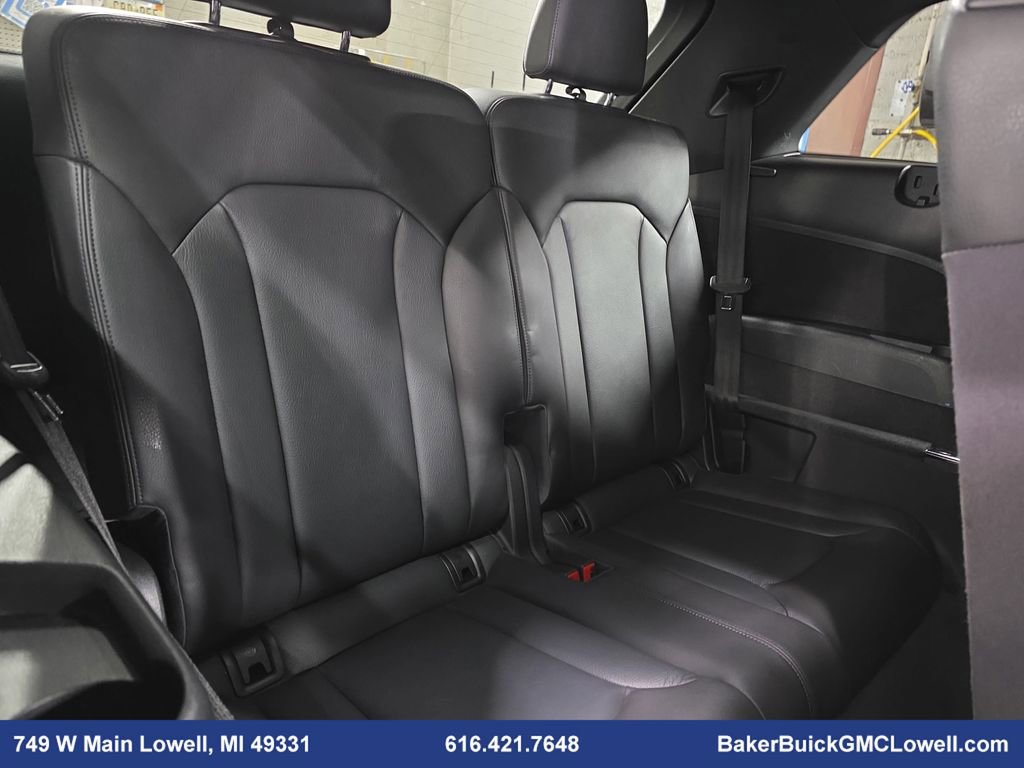 Used 2017 Audi Q7 3.0T Premium Plus w/ Premium Plus Package image 12