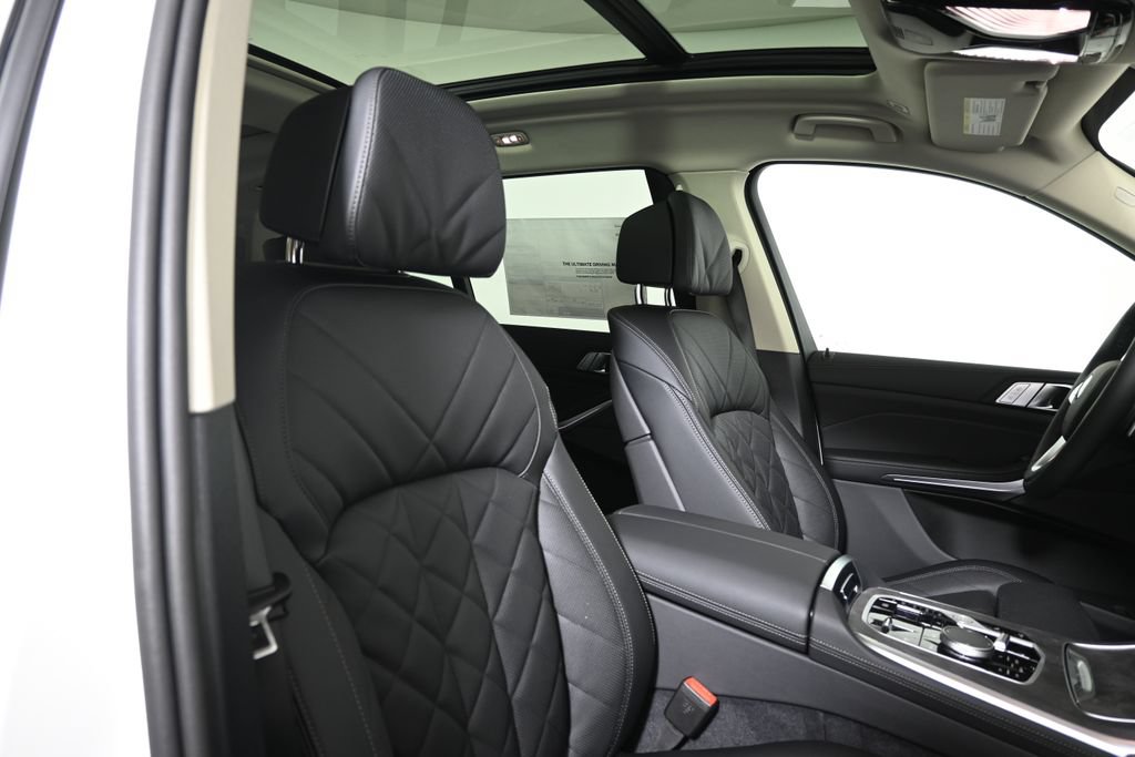 Used 2027 BMW X7 xDrive40i AWD/4WD image 35