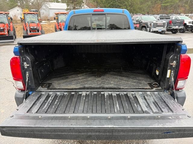 Used 2018 Toyota Tacoma TRD Off-Road AWD/4WD image 24