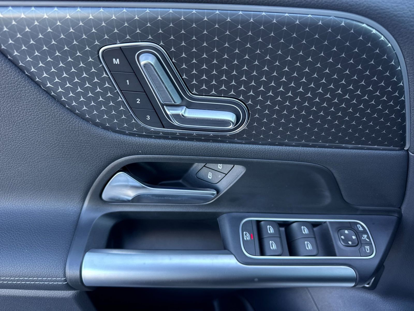 Certified 2025 Mercedes-Benz GLA 250 4MATIC image 11