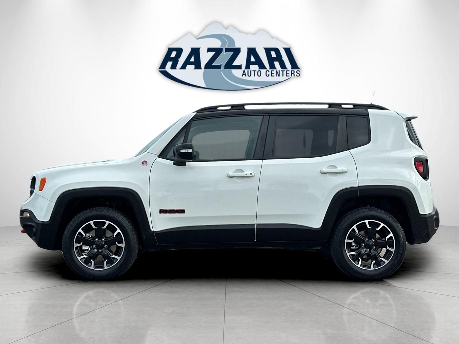 Used 2023 Jeep Renegade Trailhawk w/ Trailer Tow Group image 6
