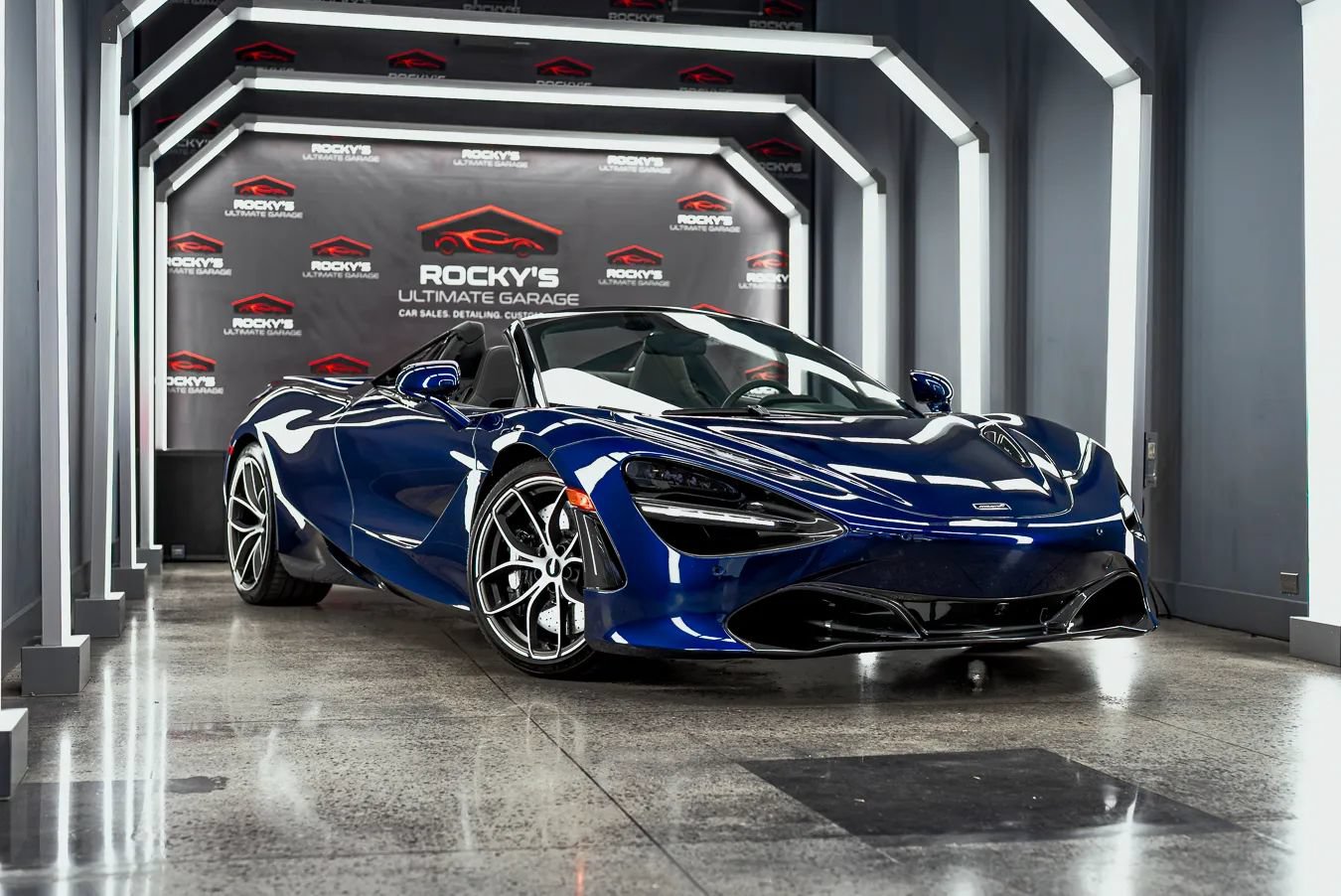 Used 2020 McLaren 720S Spider RWD image 3