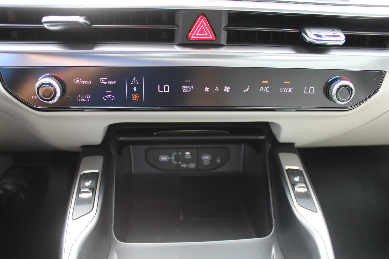 New 2026 Kia Sorento EX w/ EX Premium Package FWD image 45