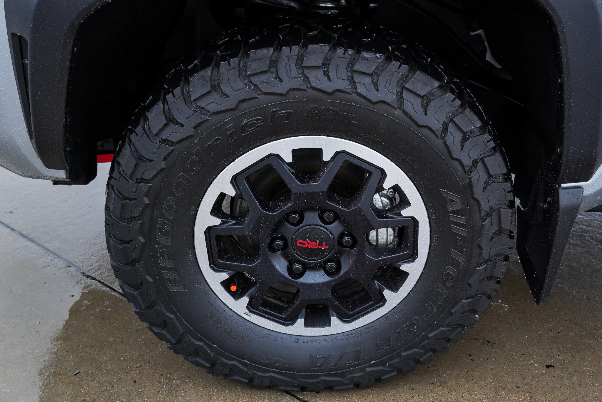 Certified 2025 Toyota Tacoma TRD Off-Road AWD/4WD image 12