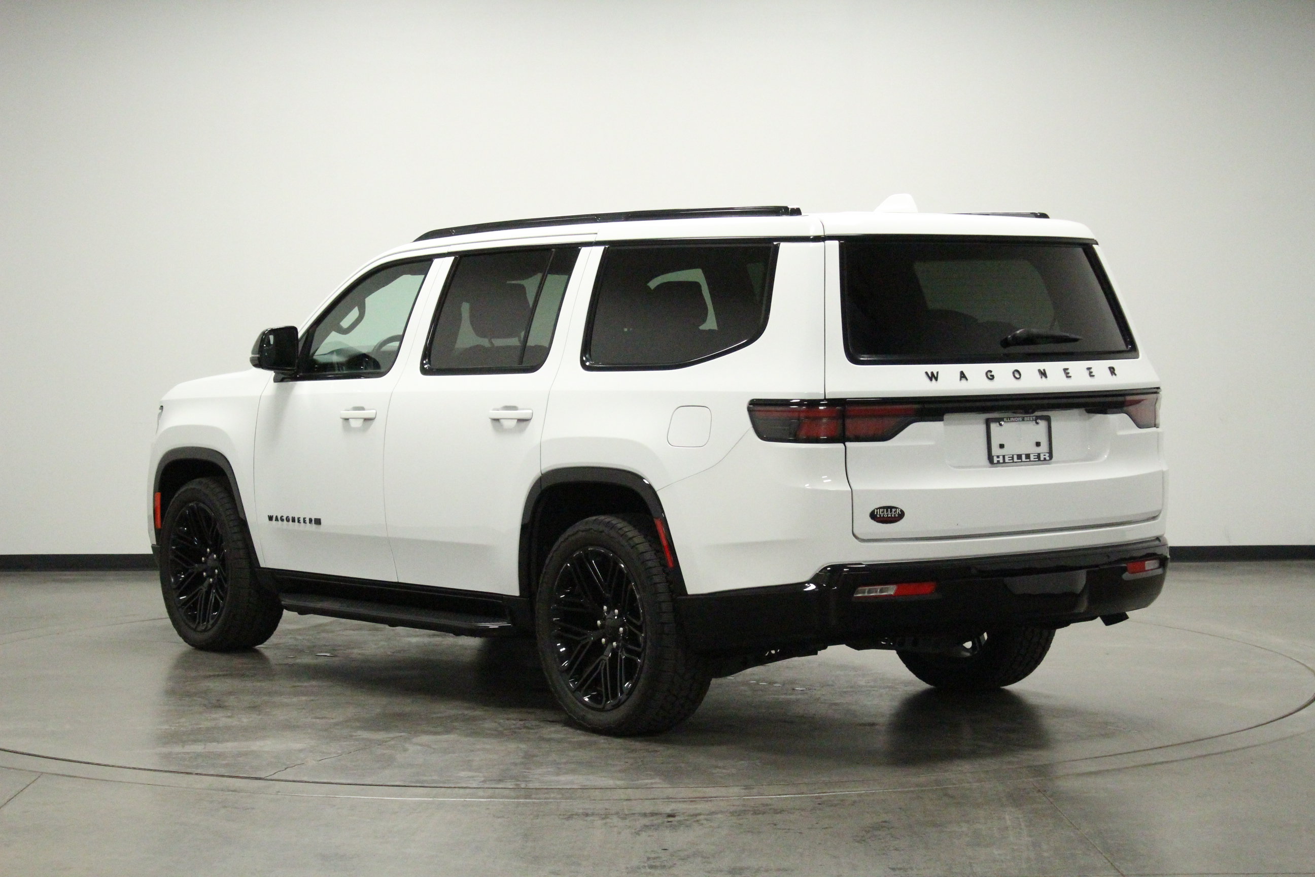 Used 2023 Jeep Wagoneer Series II RWD image 6