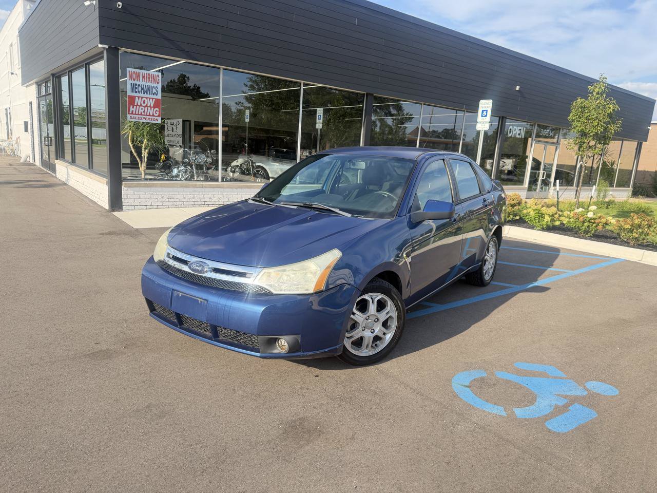 Used 2008 Ford Focus SES FWD image 1