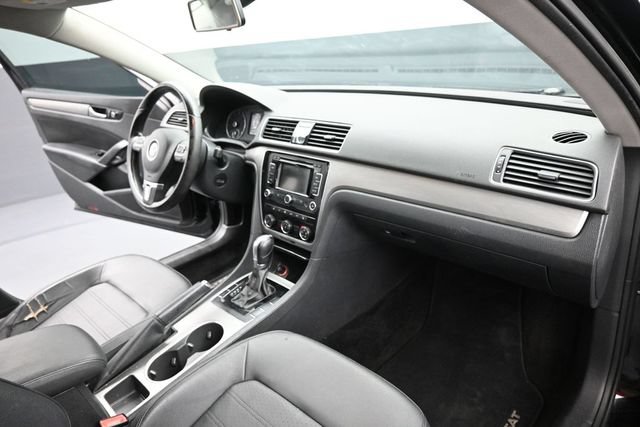 Used 2015 Volkswagen Passat 1.8T Sport FWD image 33