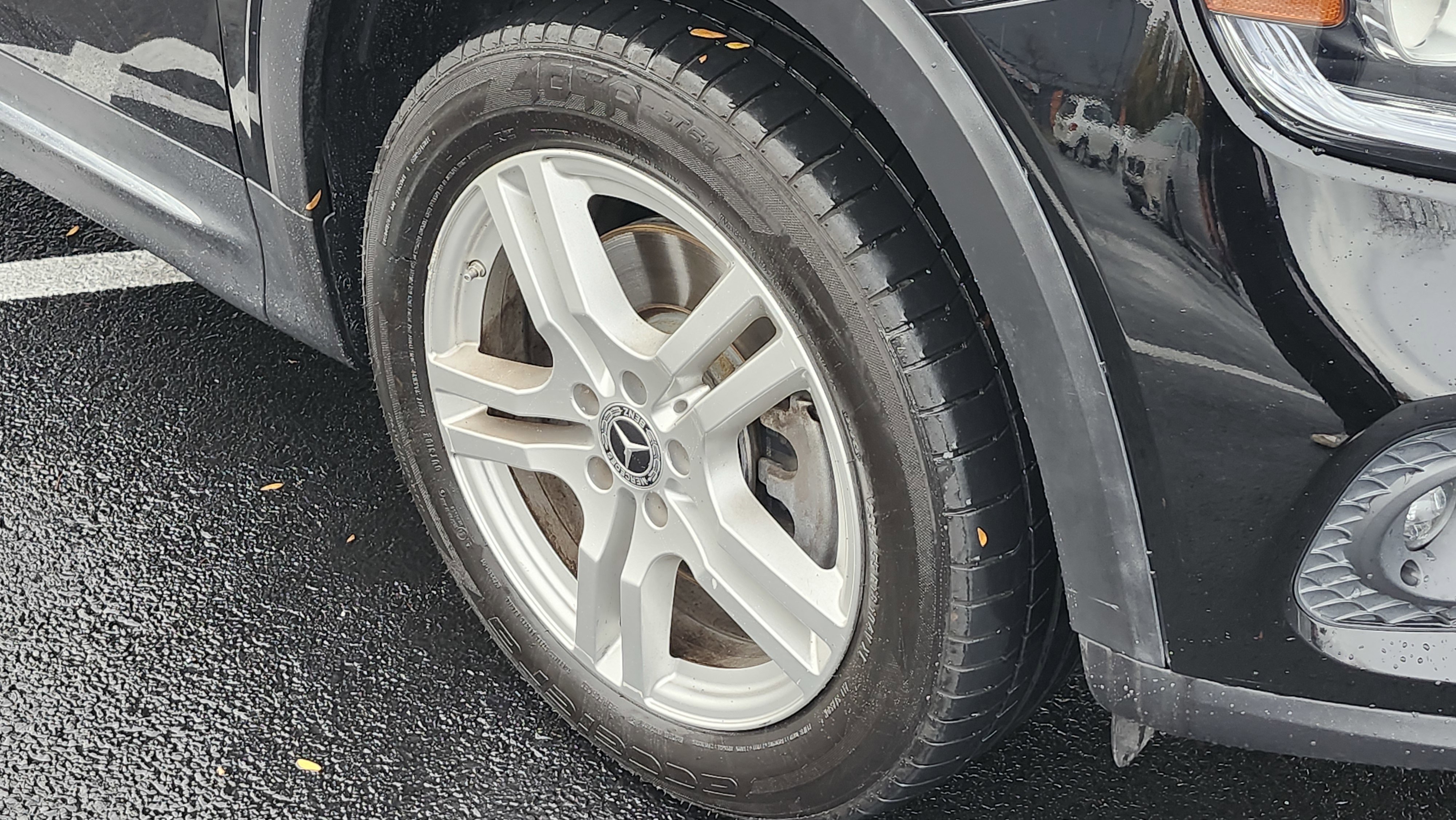 Used 2020 Mercedes-Benz GLB 250 w/ Premium Package image 7