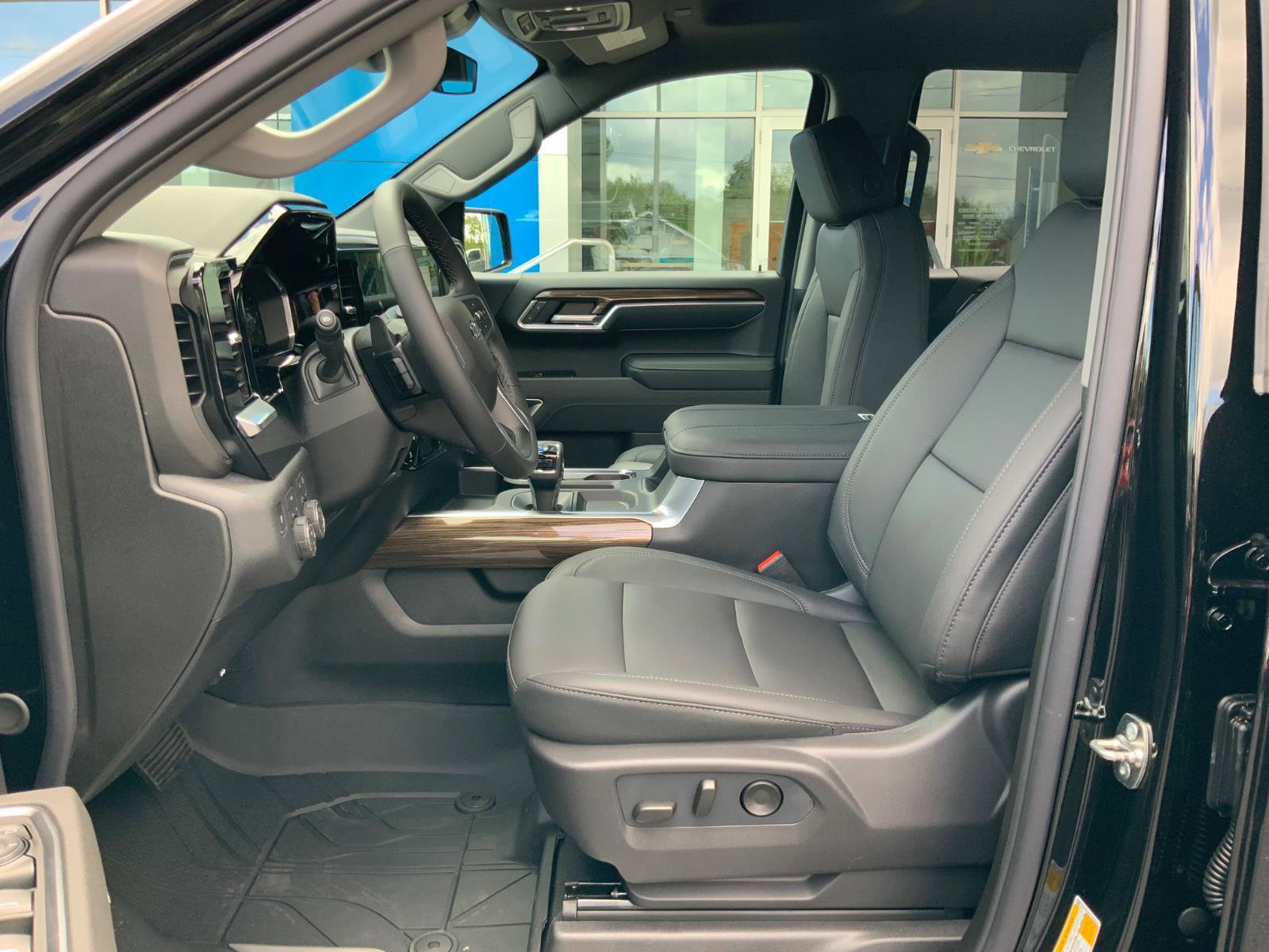 New 2026 Chevrolet Silverado 1500 RST w/ RST All Star Premium Package AWD/4WD image 10
