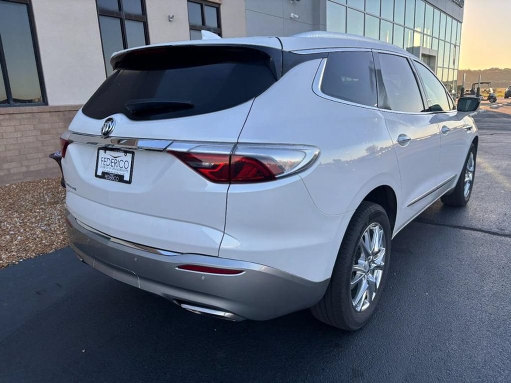 Used 2022 Buick Enclave Premium w/ Experience Buick Package FWD image 3