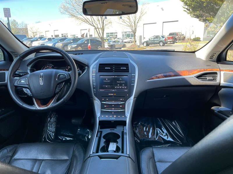 Used 2013 Lincoln MKZ image 9