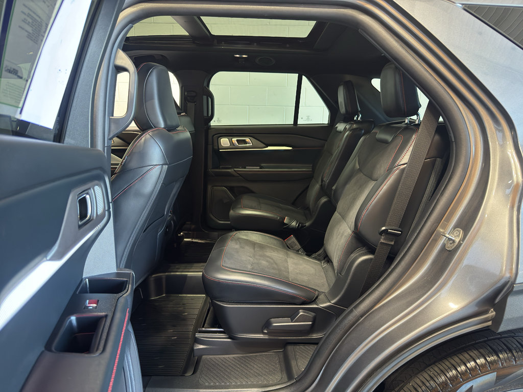 Used 2025 Ford Explorer ST AWD/4WD image 10