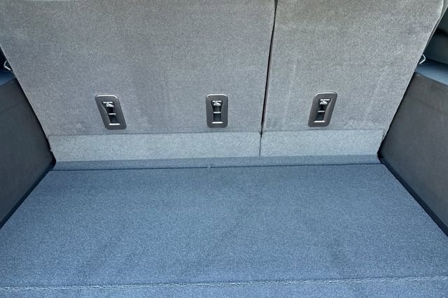 New 2026 GMC Yukon XL Elevation w/ Elevation Premium Package image 19