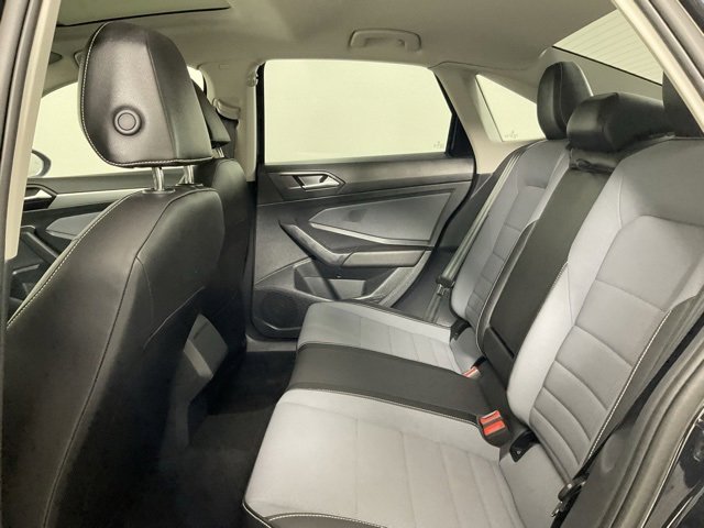 Used 2025 Volkswagen Jetta SE image 14