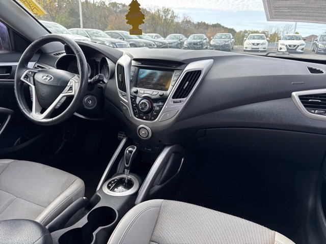 Used 2013 Hyundai Veloster w/ Style Pkg image 12