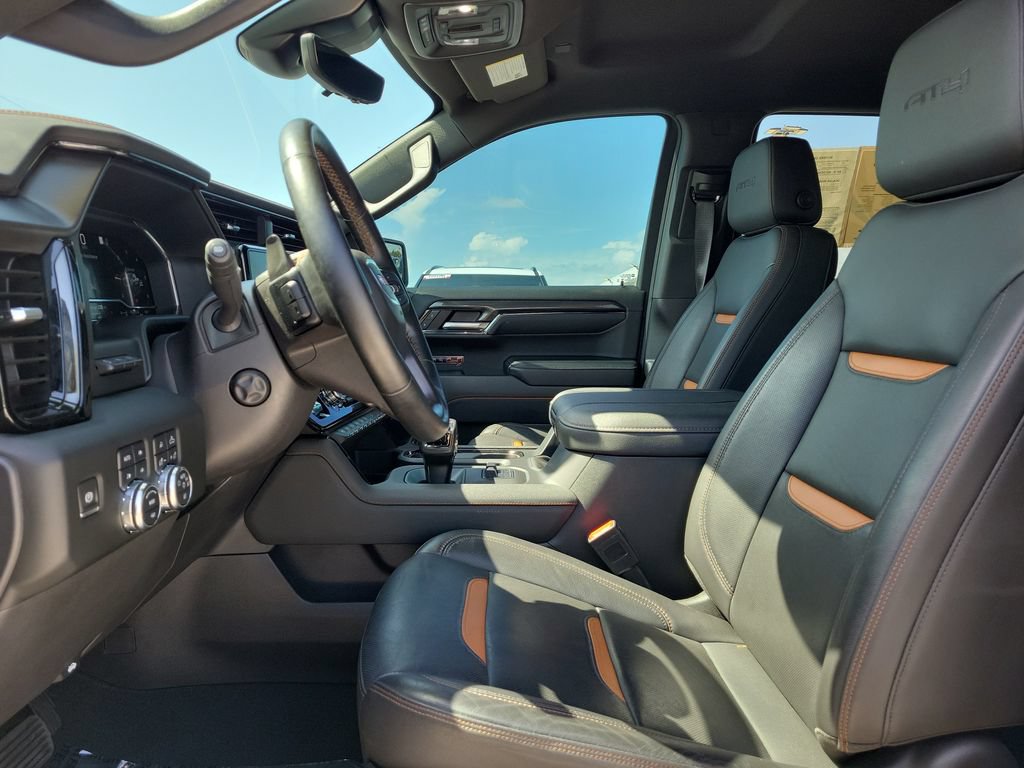 Used 2024 GMC Sierra 1500 AT4 w/ Technology Package AWD/4WD image 14