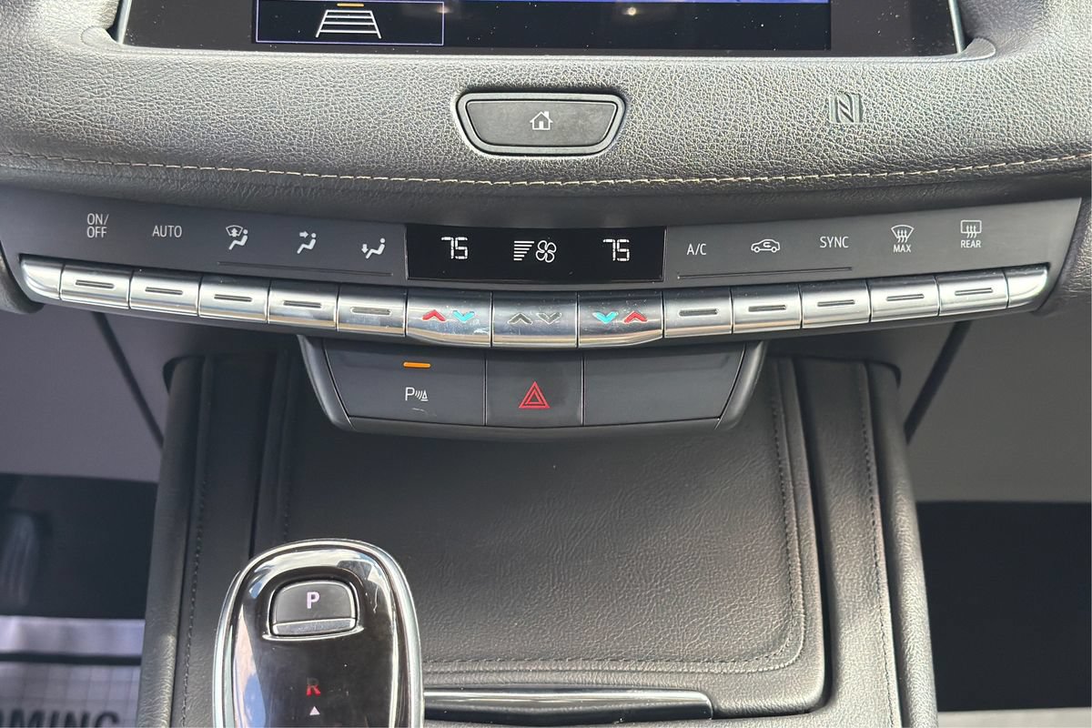 Used 2020 Cadillac XT4 Premium Luxury FWD image 31