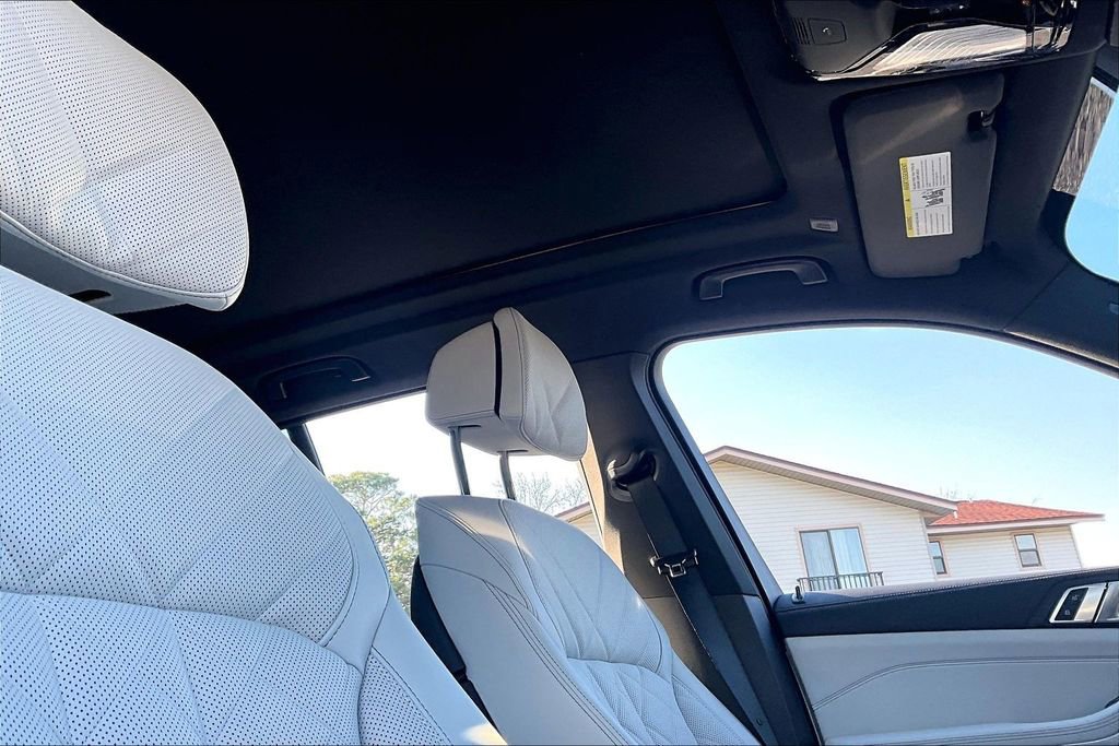 Certified 2026 BMW X5 xDrive40i w/ Climate Comfort Package image 28