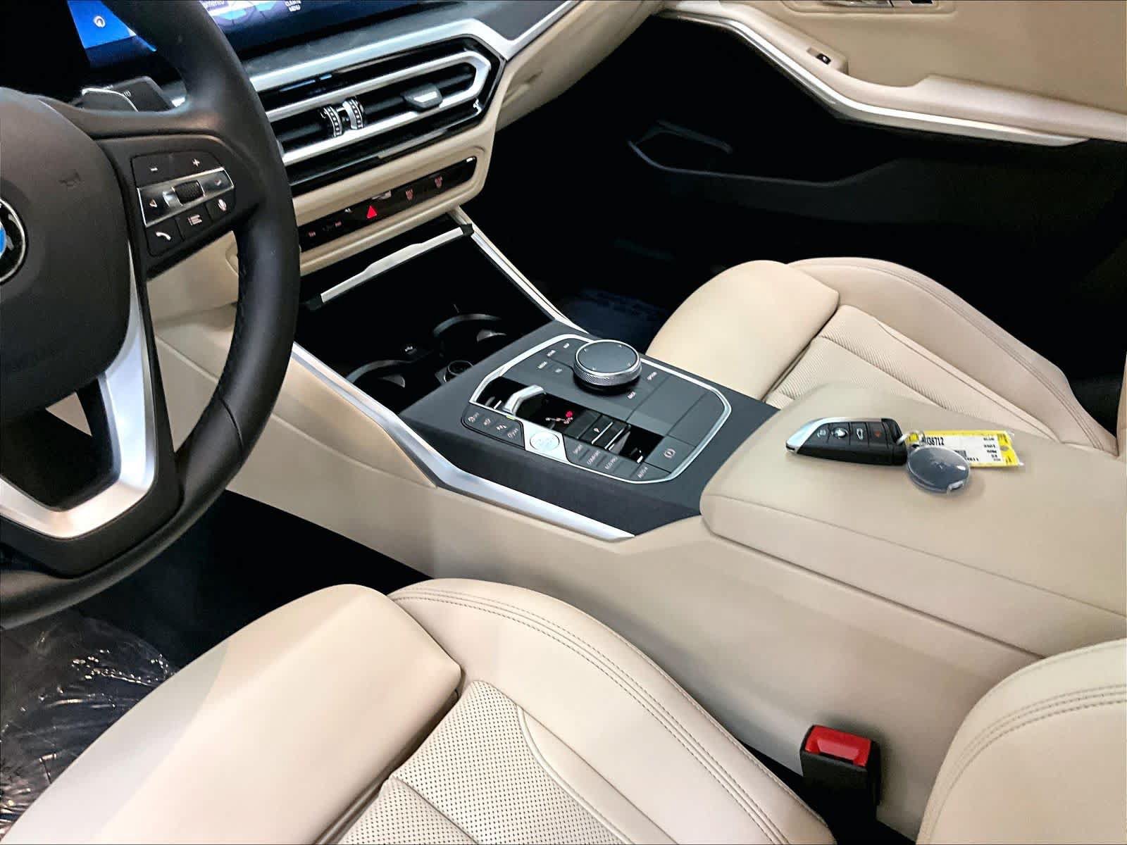 Used 2023 BMW 330i Sedan w/ Parking Assistance Package RWD image 19