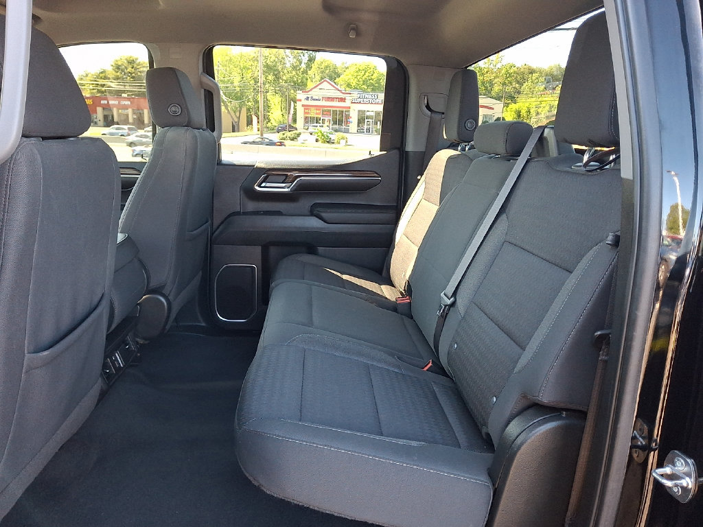 Used 2023 Chevrolet Silverado 1500 LT AWD/4WD image 14