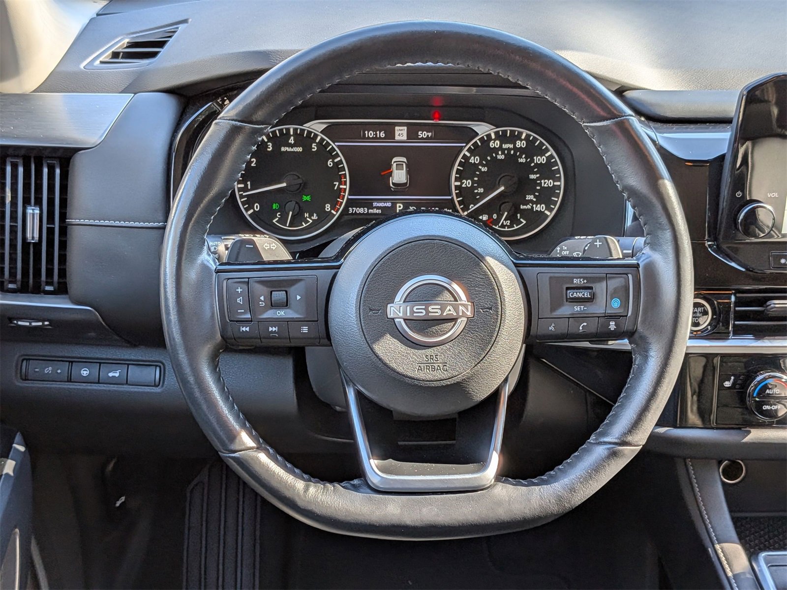 Used 2022 Nissan Pathfinder SL w/ SL Black Package image 38