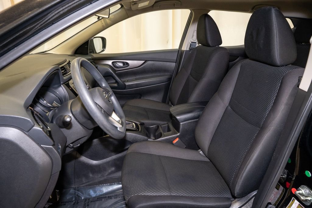 Used 2020 Nissan Rogue Sport S w/ Appearance Package image 9