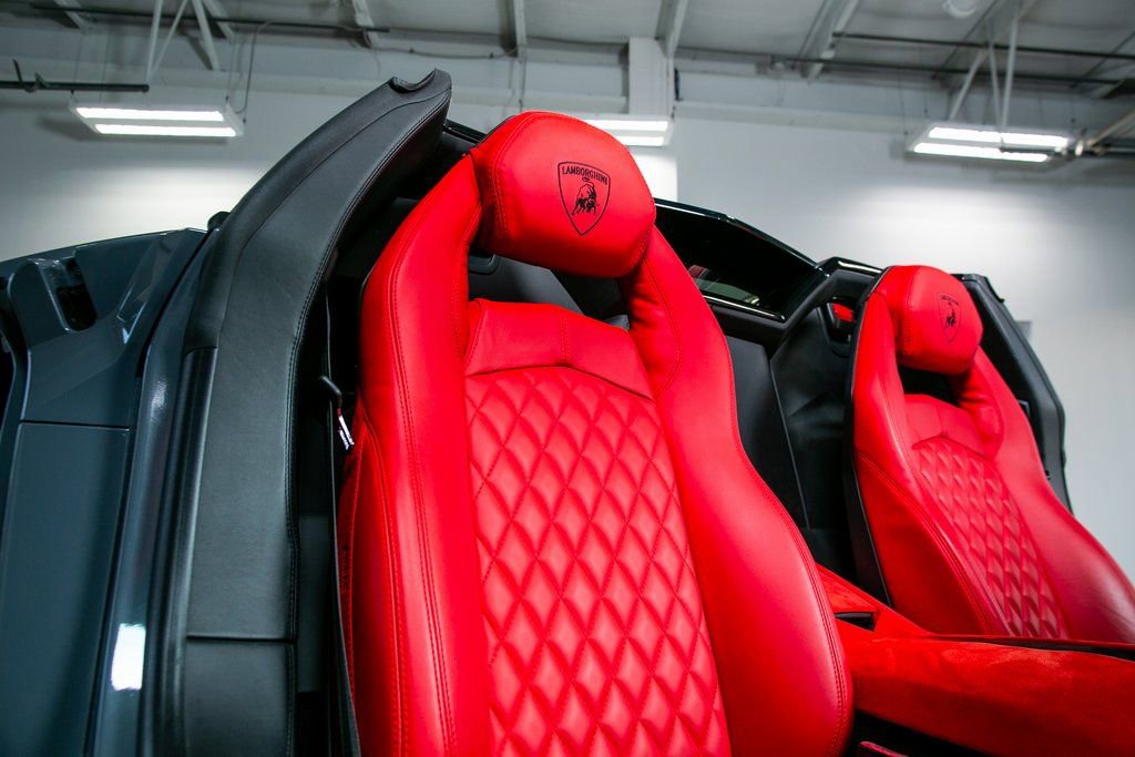 Used 2013 Lamborghini Aventador LP 700-4 image 45